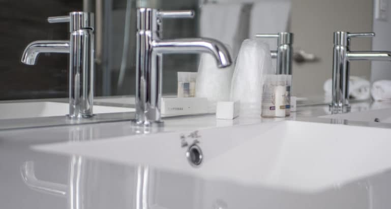 salle de bain en chalet au quebec