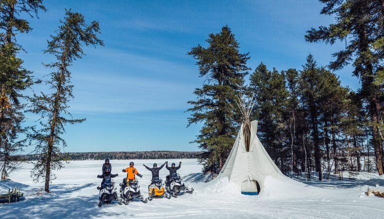 tipi canada et motoneige