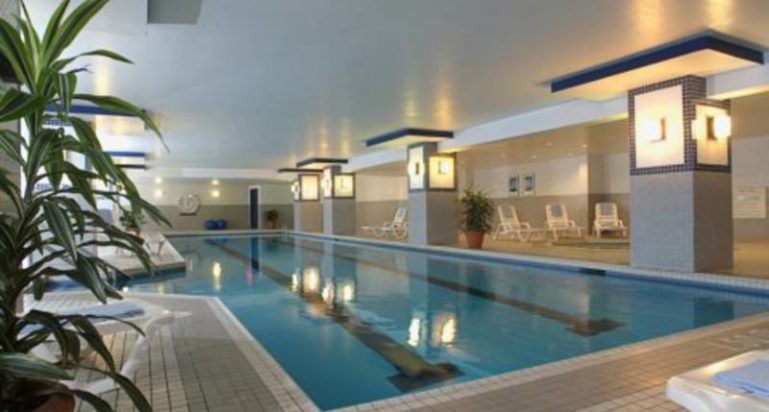hotel delta montreal piscine