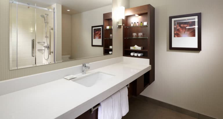 hotel delta montreal salle bain